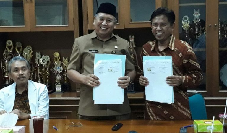 Penandatanganan MoU FK UMS dengan RSUD Sukoharjo