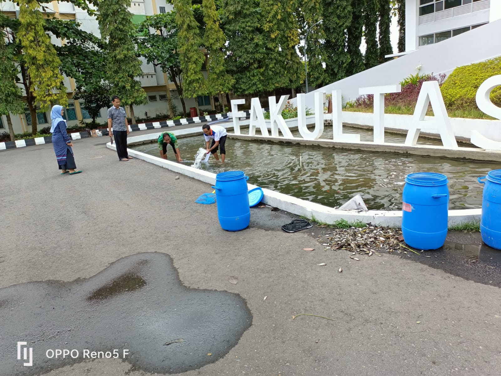 FK UMS Lakukan Kegiatan Rutin Kerja Bakti 03